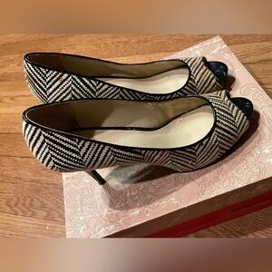 Women’s Nine West Black and White Striped Open Toed Heels Size 7.5 M Preowned